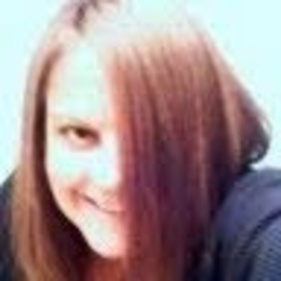 Meet your Posher, Elle - Picture 1 of 1